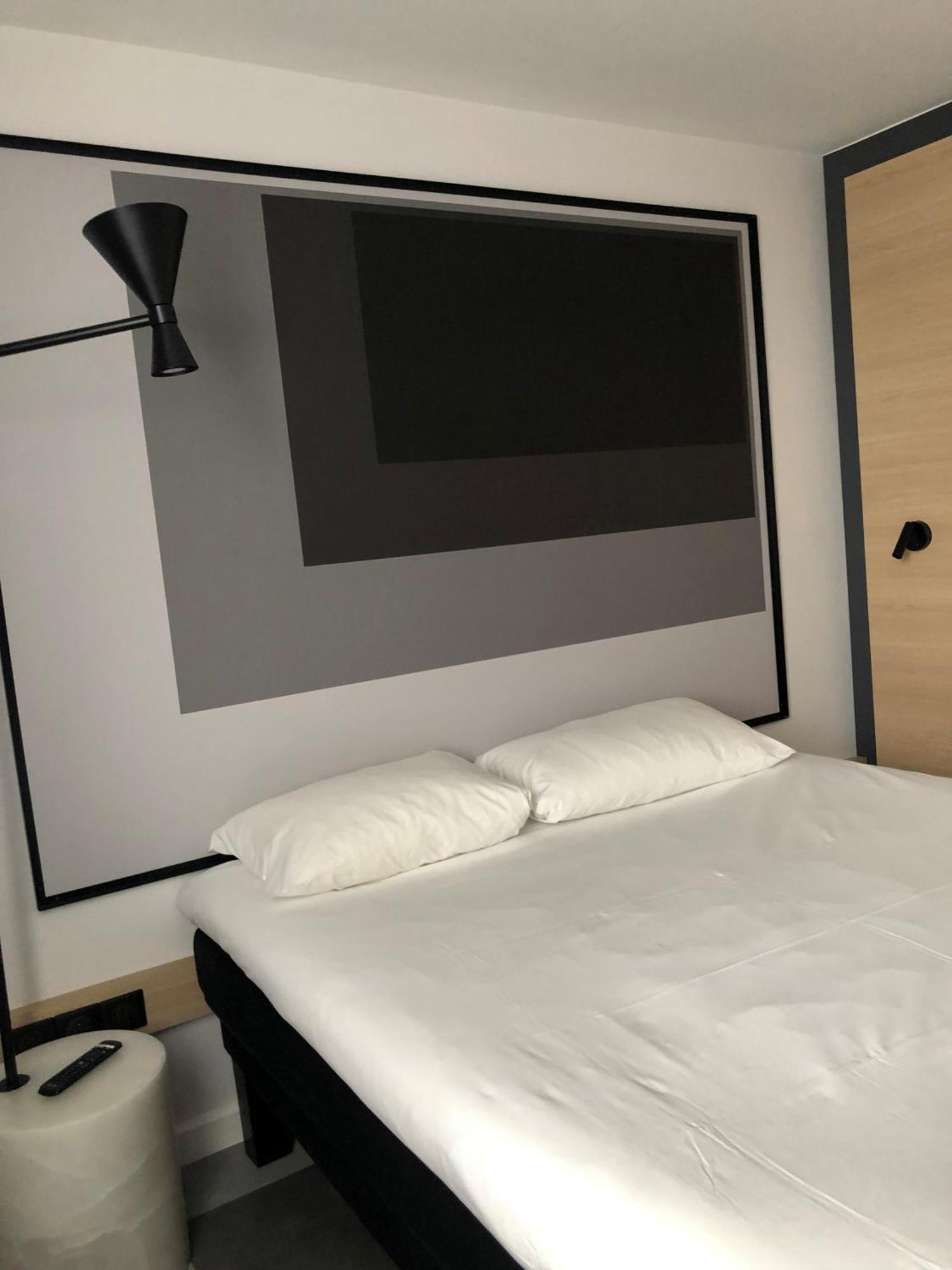 فندق Ibis لووْ المظهر الخارجي الصورة